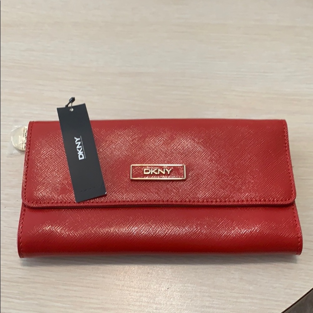 DKNY (4)